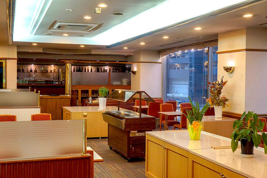 店内は清潔感があり、広々としていてゆっくりと食事が楽しめます