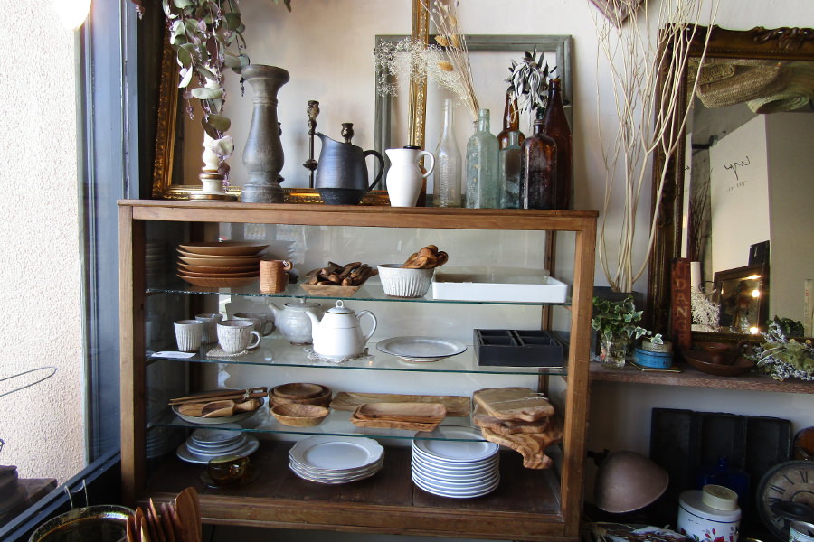 筑後エリアの作家がつくった陶器のカップもあります 筑後エリアの作家がつくった陶器のカップもあります