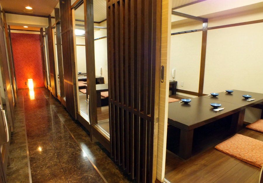 個室やお座敷を完備。女性同士の贅沢ランチや会食、宴会に 個室やお座敷を完備。女性同士の贅沢ランチや会食、宴会に