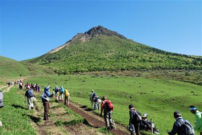 多くの登山客が訪れる秀峰として知られています