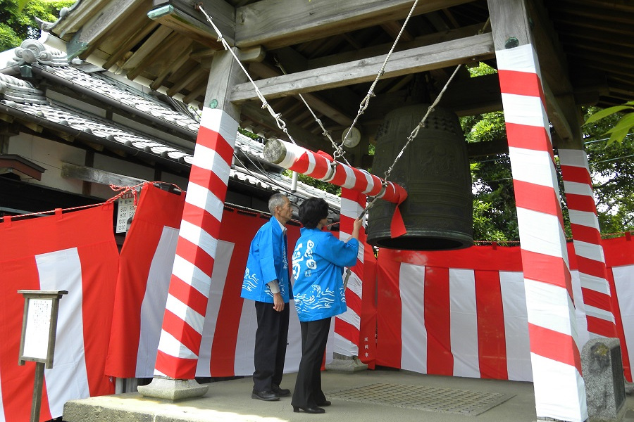 毎日欠かさず鐘をついてくださっています
