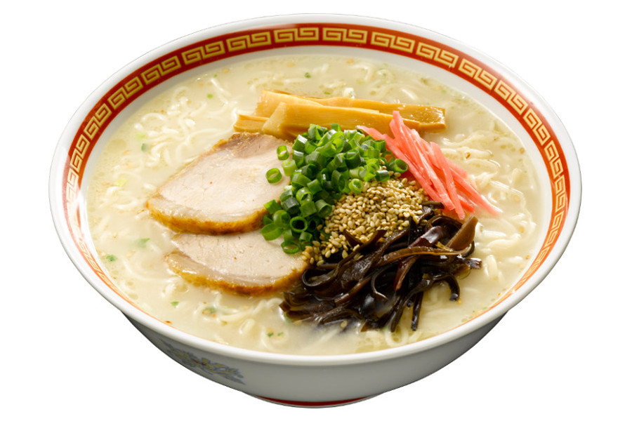 「うまかっちゃん」。乾麺、粉末スープ、別添の香味オイル入り 「うまかっちゃん」。乾麺、粉末スープ、別添の香味オイル入り