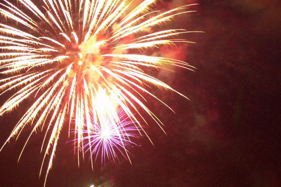 宇島港の夏の夜空を彩ります 宇島港の夏の夜空を彩ります