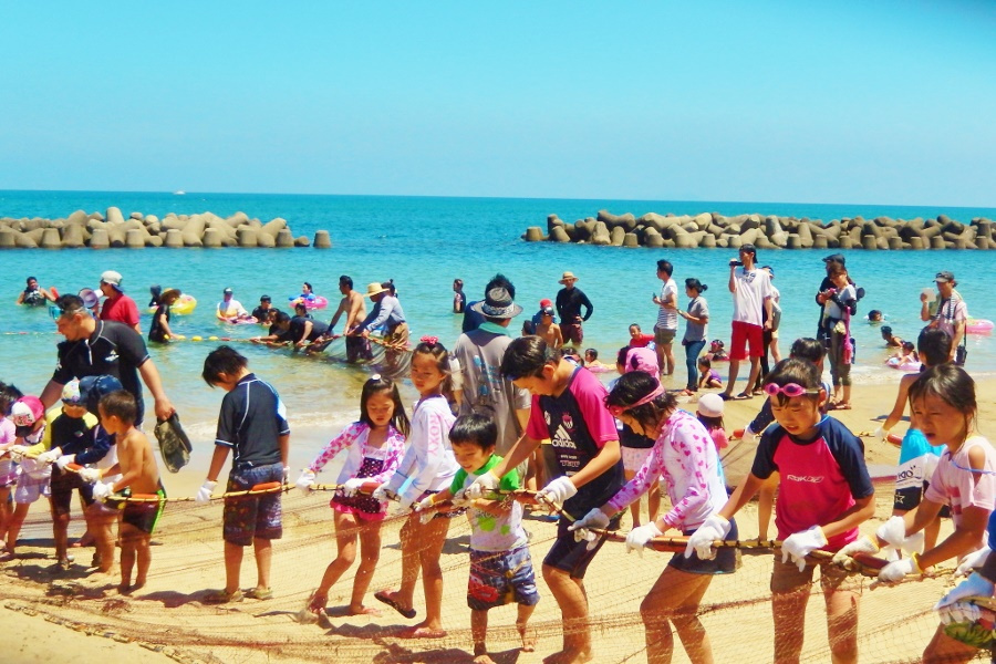 地引網体験ができる「サマーフェスタIN波津海岸」 地引網体験ができる「サマーフェスタIN波津海岸」