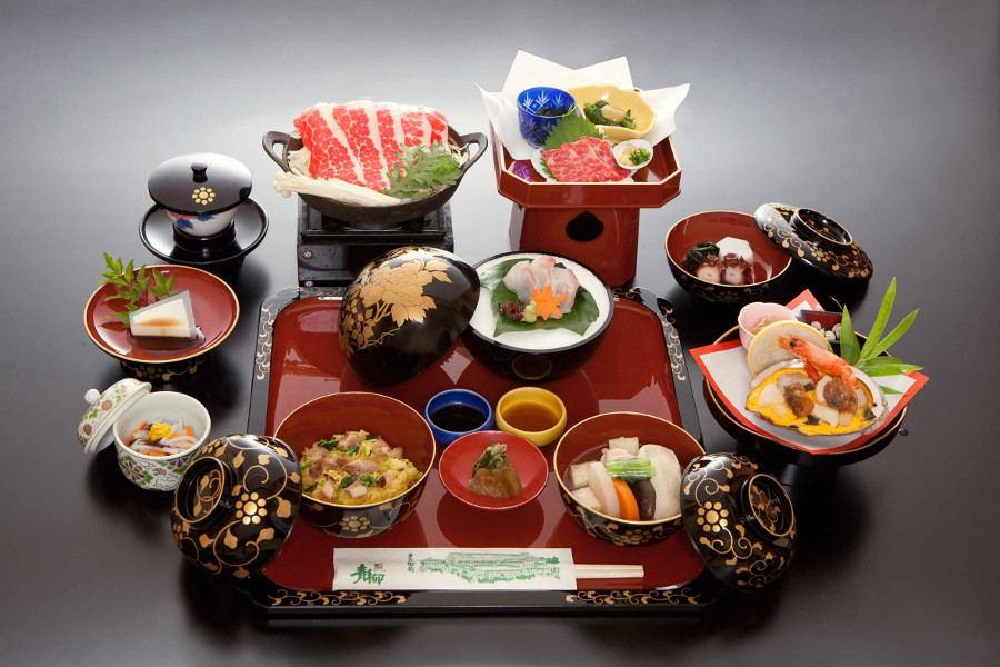 200年前の肥後藩の献立を再現した本丸御膳も人気 200年前の肥後藩の献立を再現した本丸御膳も人気