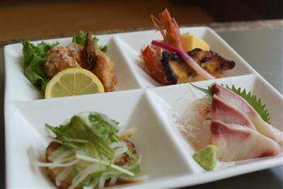 さまざまな味を楽しめる松花堂弁当
