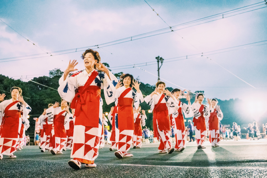 おてもやん総おどりのフォトコンテストも開催(昨年のグランプリ作品) おてもやん総おどりのフォトコンテストも開催