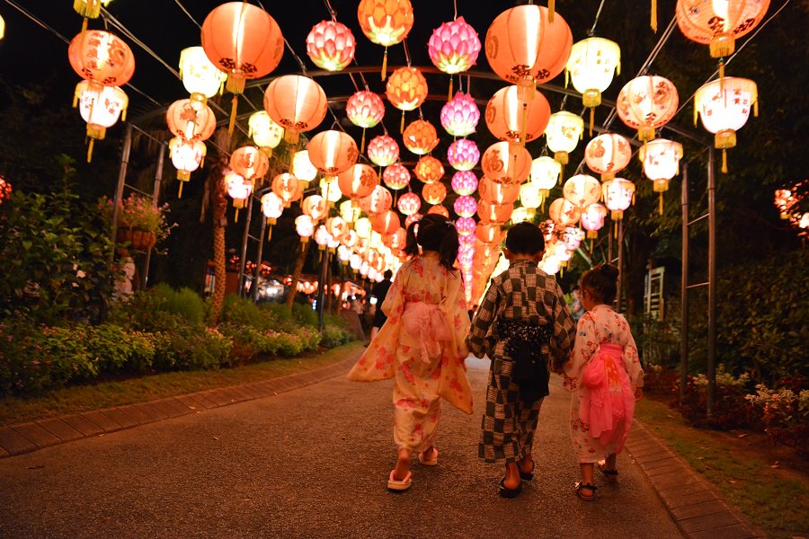 約1万灯のランタンが、宮崎の夜を照らします