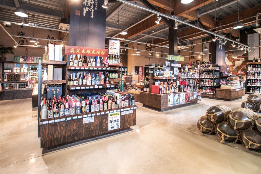 ドルフィンポート薩摩酒蔵(9時~20時、年中無休)でも販売中 ドルフィンポート薩摩酒蔵(9時~20時、年中無休)でも販売中