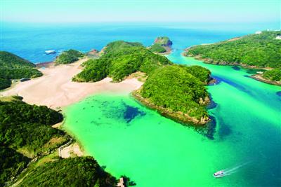 エメラルドグリーンの絶景が広がる壱岐の宝石・辰の島