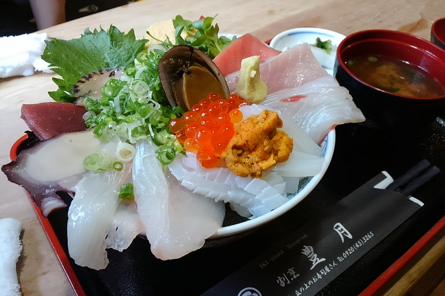 壱岐の恵みがてんこ盛り!思わず写真を撮ってしまう驚きのボリューム 壱岐の恵みがてんこ盛り!思わず写真を撮ってしまう驚きのボリュ