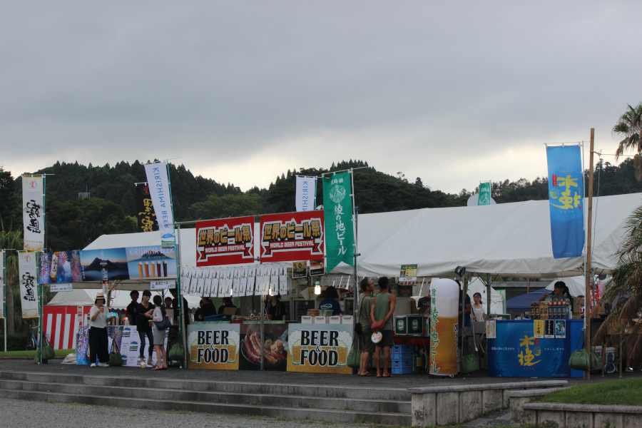 世界各国のさまざまなビールがそろいます