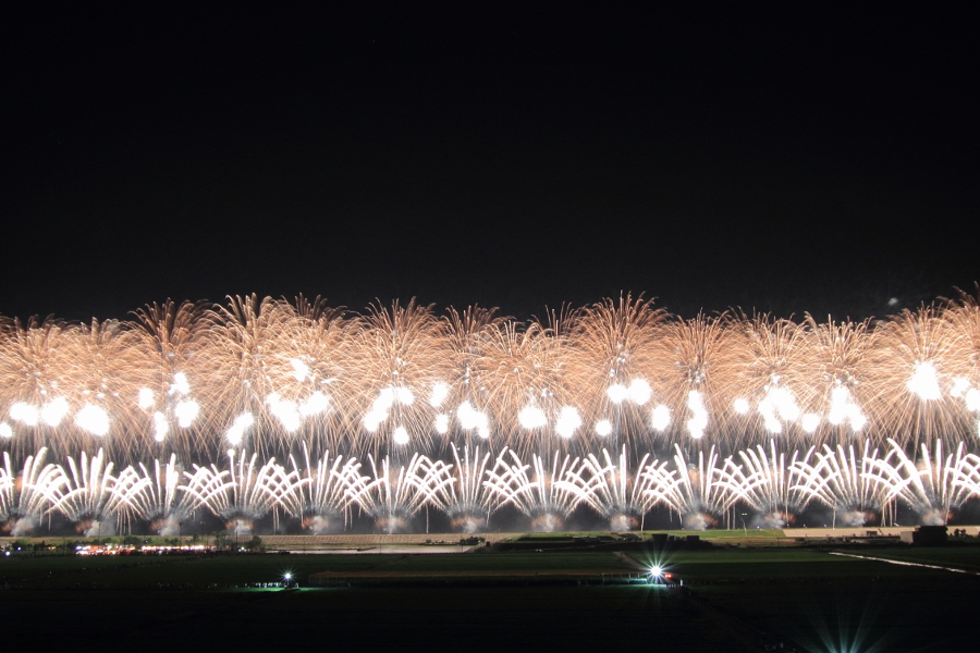 個性的で珍しい花火が楽しめる「有明海花火フェスタ」