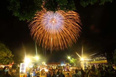 2日目の夜には約5000発の花火も上がる「指宿温泉祭」