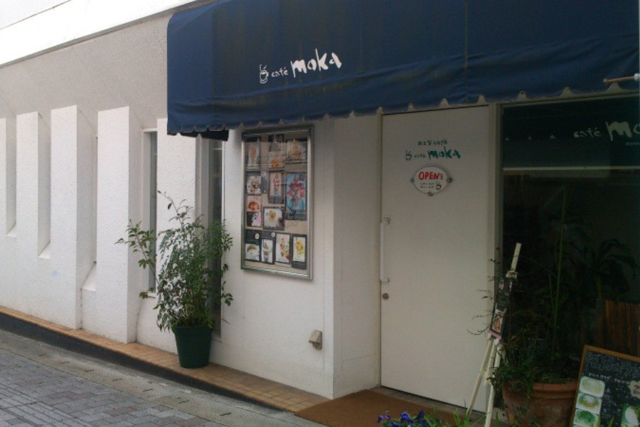 入口からおしゃれな「カフェモカ」