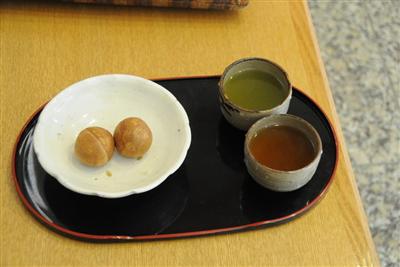お茶請けにもピッタリな「松露饅頭」