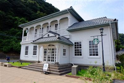 明治に建てられた洋風建築は、島津家ゆかりの登録有形文化財