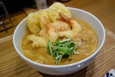 濃厚クリーミーな「カレーうどん／880円」