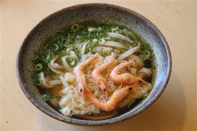 老若男女に人気の「えびかき揚げ」450円
