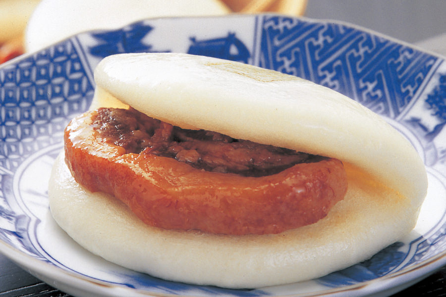 豚バラ肉をじっくり煮込んだ角煮。とろけるような味わいです 豚バラ肉をじっくり煮込んだ角煮。とろけるような味わいです