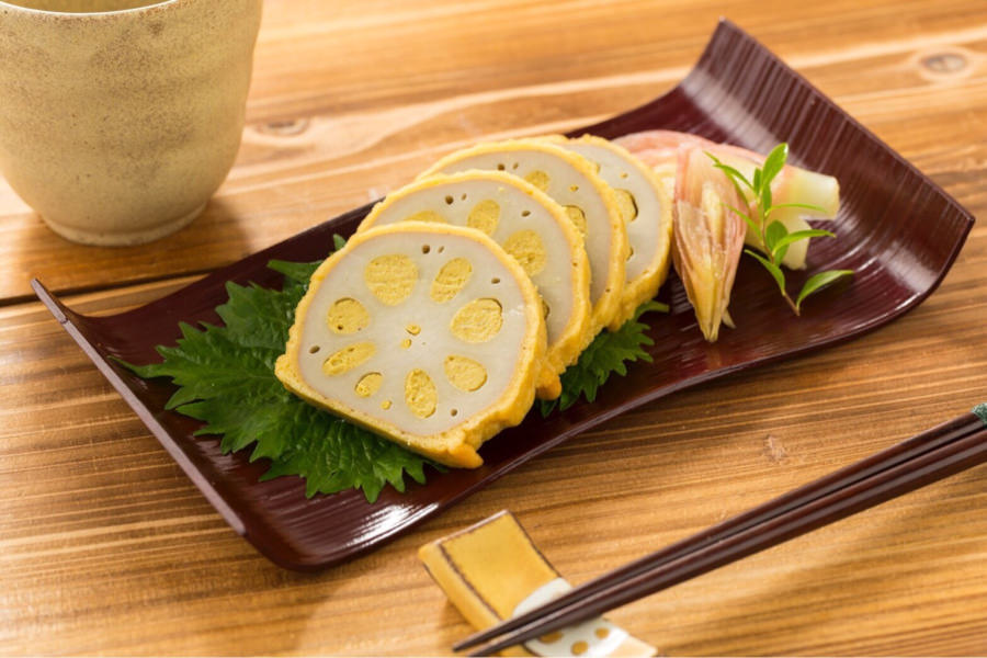 さまざまなサイズを用意する、高見商店の「からし蓮根」 さまざまなサイズを用意する、高見商店の「からし蓮根」