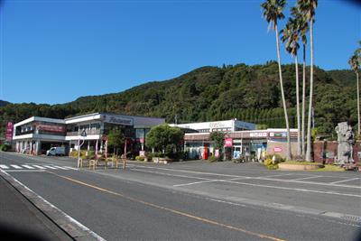 JR指宿駅から約20分で到着する「池田湖パラダイス」