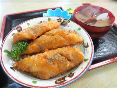 民宿青塚食堂_花魚丼