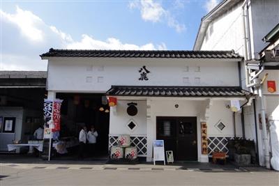 「純米新酒生原酒」や「大吟醸25年古酒」の購入も可能