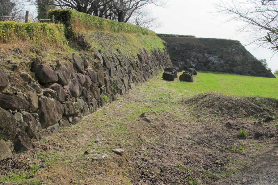 廃城ながらも石垣が残る原城跡 廃城ながらも石垣が残る原城跡