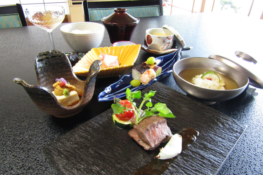 懐石ランチで豊後・日出の美味を 懐石ランチで豊後・日出の美味を