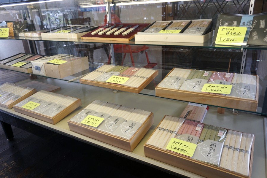 店内には島原手延べそうめんの販売コーナーも