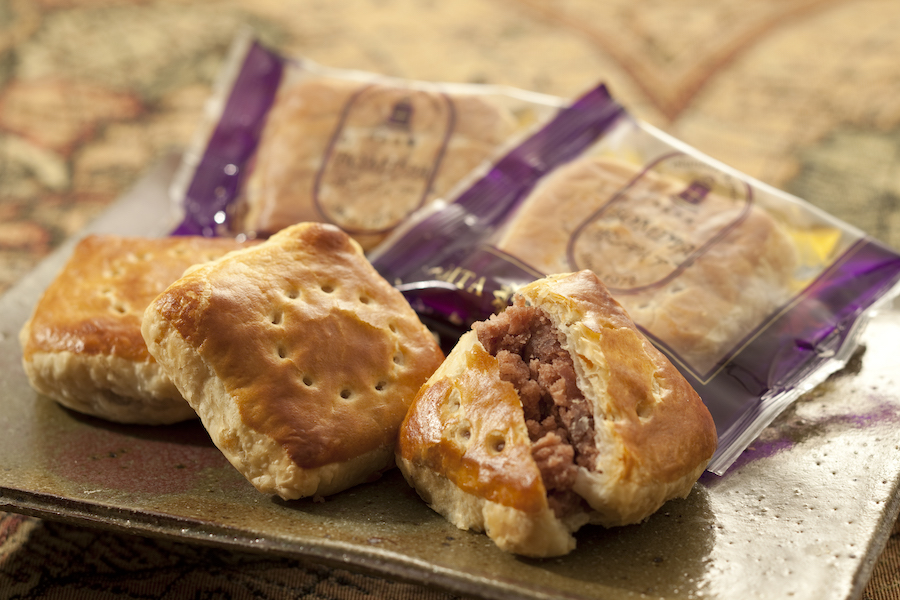 和風のあんにバターとクルミが香ばしい和洋折衷の味わい 和風のあんにバターとクルミが香ばしい和洋折衷の味わい