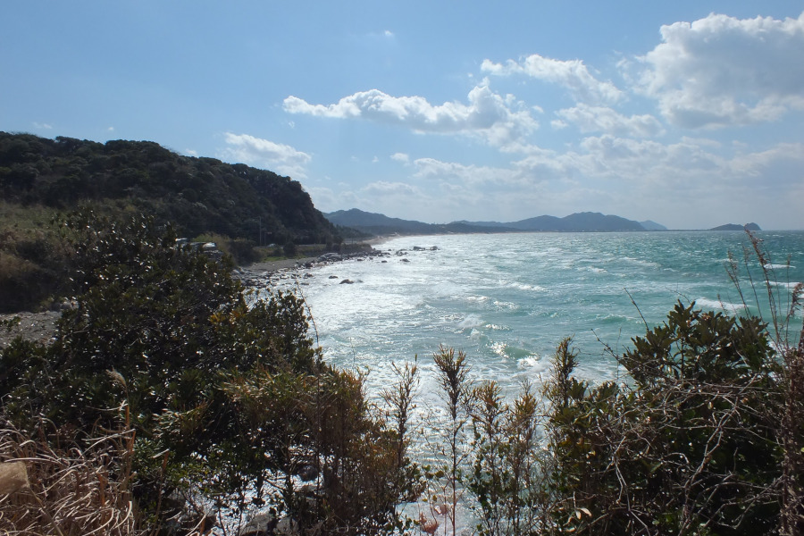 弓張状に続く海岸線が美しい 弓張状に続く海岸線が美しい