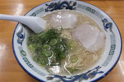 シンプルな味わいの細麺ラーメン】