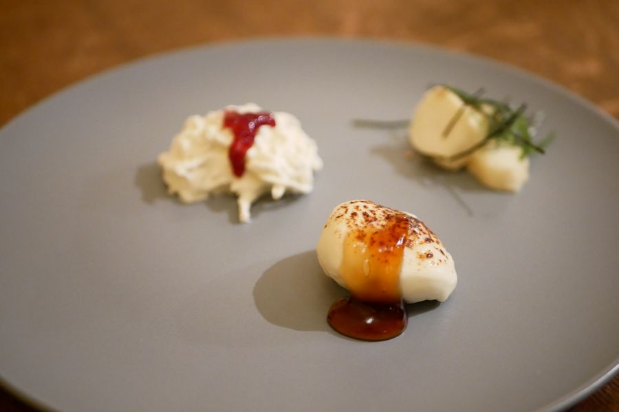 主催の「津別まちづくり会社」が提供したまちづくり会社の生チーズも登場 津別フードホール