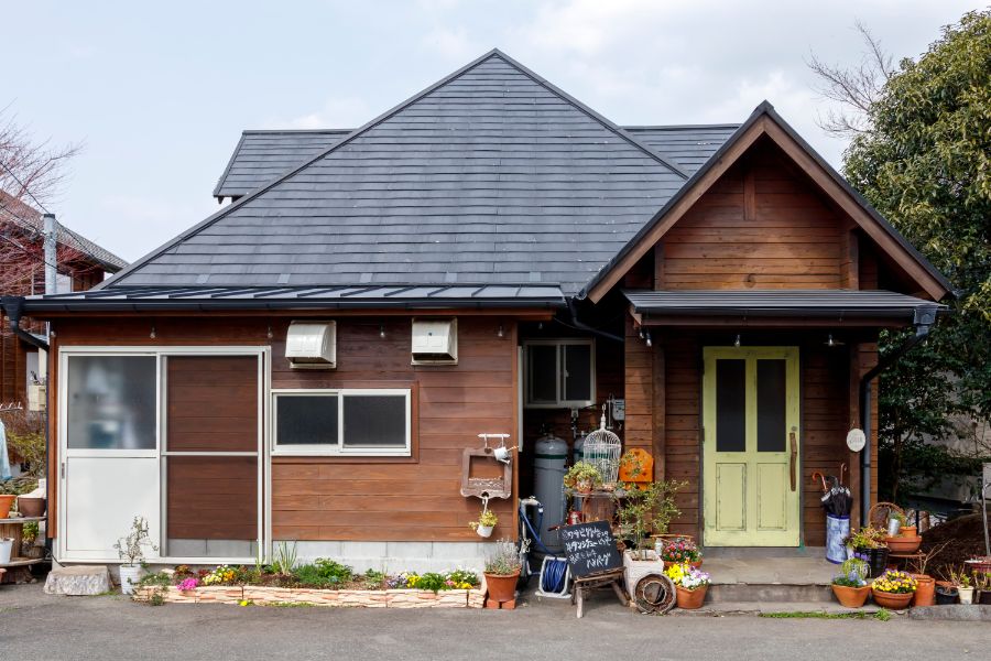 黒川温泉からほど近い別荘住宅地に店を構えます