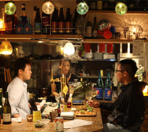 エスニック酒場　yum yum holic