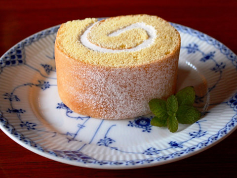 B-speakのPロール（ロールケーキ）