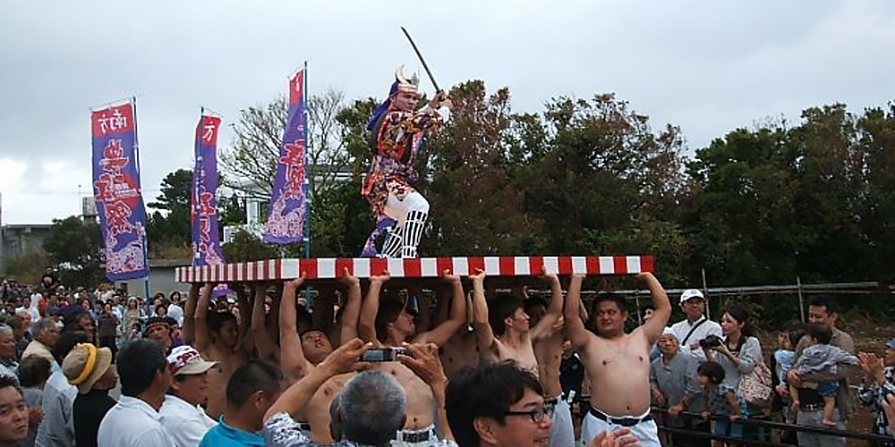 瀬底島の豊年祭