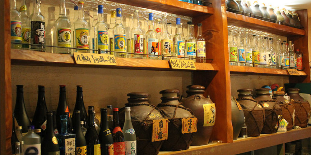 古酒BAR＆琉球DINING カラカラ と ちぶぐゎー