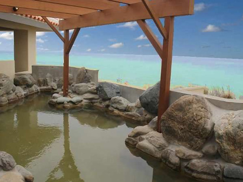 温泉があるリゾートホテル《沖縄本島》