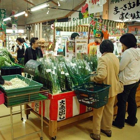 おんなの駅なかゆくい市場