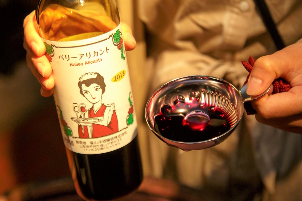 200銘柄味わい尽くせる！？ 「勝沼 ぶどうの丘」で山梨産ワインを飲み