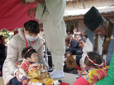 子泣き相撲