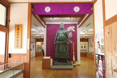 等身大の双葉山像