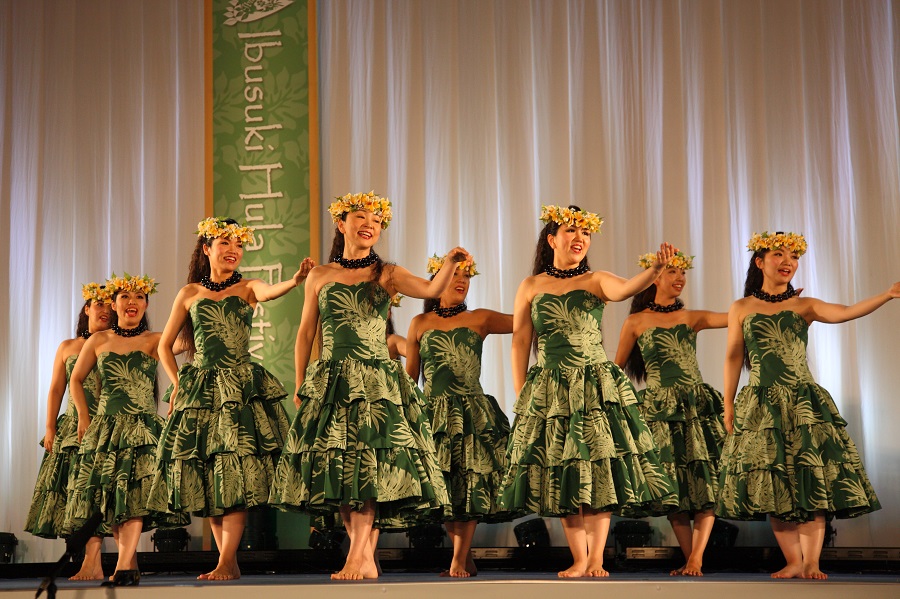 フラの華やかなステージが楽しめる「いぶすきフラフェスティバル」 フラの華やかなステージが楽しめる「いぶすきフラフェスティバル