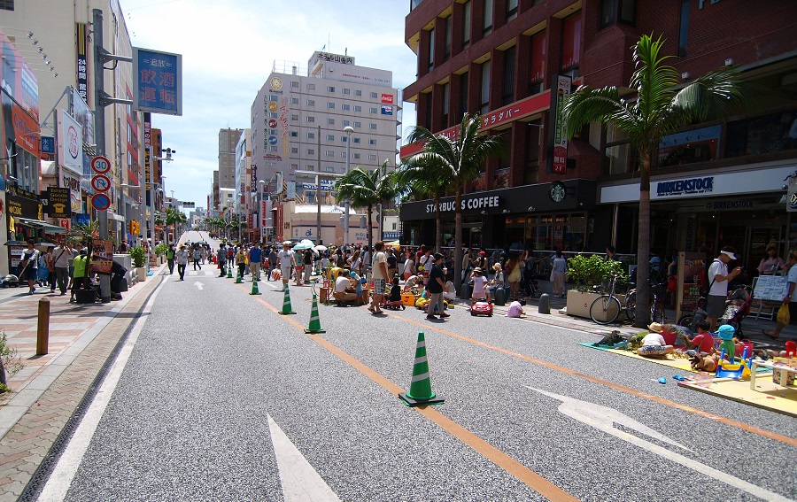 写真/2015年に観光トピックが多かった那覇・国際通り