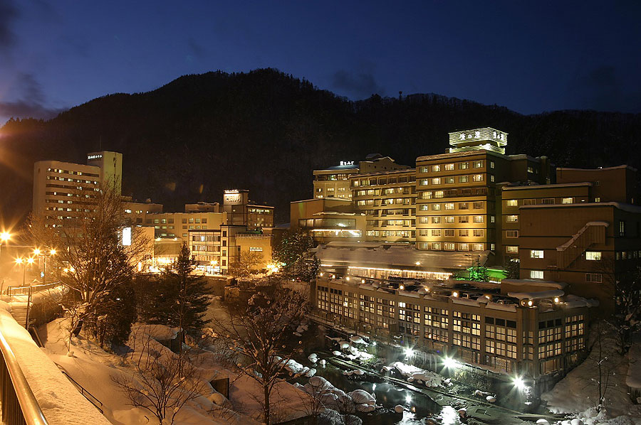 豊かな自然に囲まれた定山渓温泉は、今年で開湯150年!