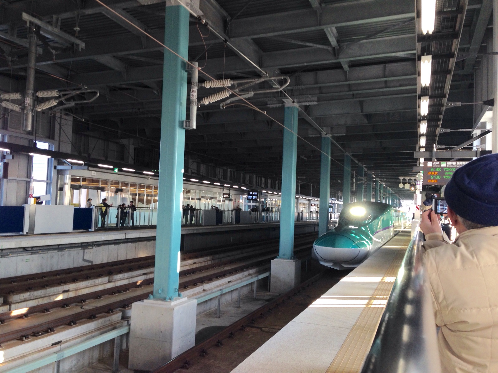 写真/新函館北斗から木古内に入った新幹線