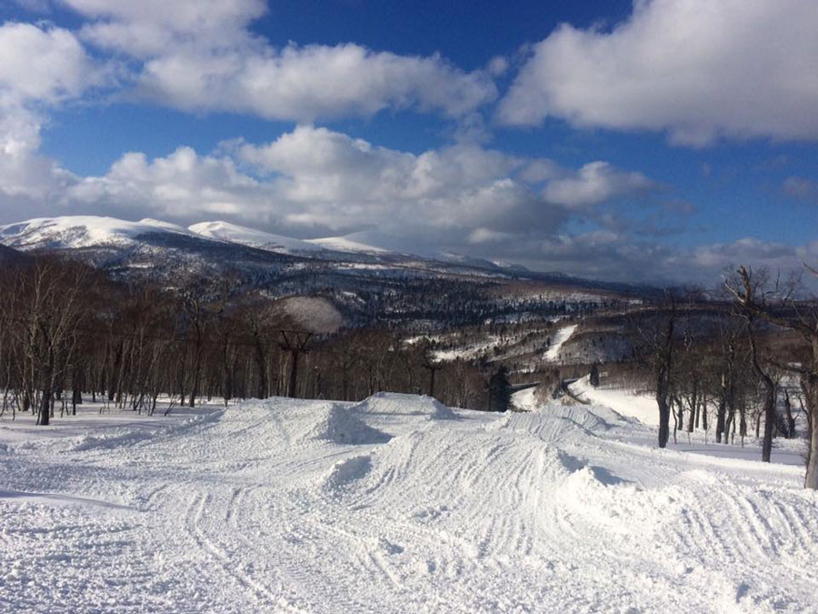 シーズン終盤まで天然雪を楽しめる